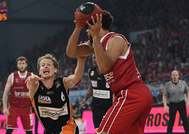 理的动摇都 理的动摇都