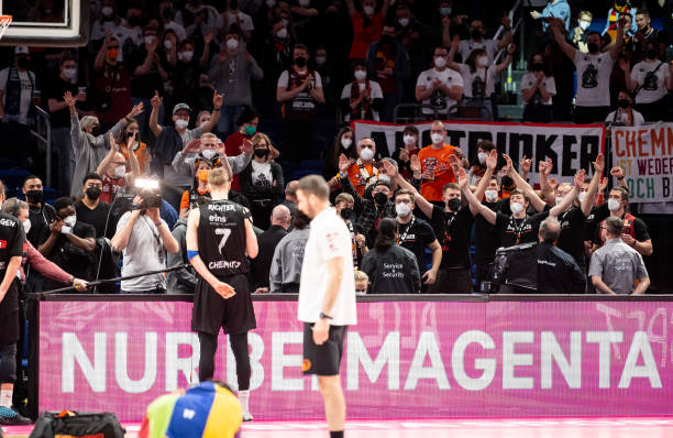 强大的反应 强大的反应